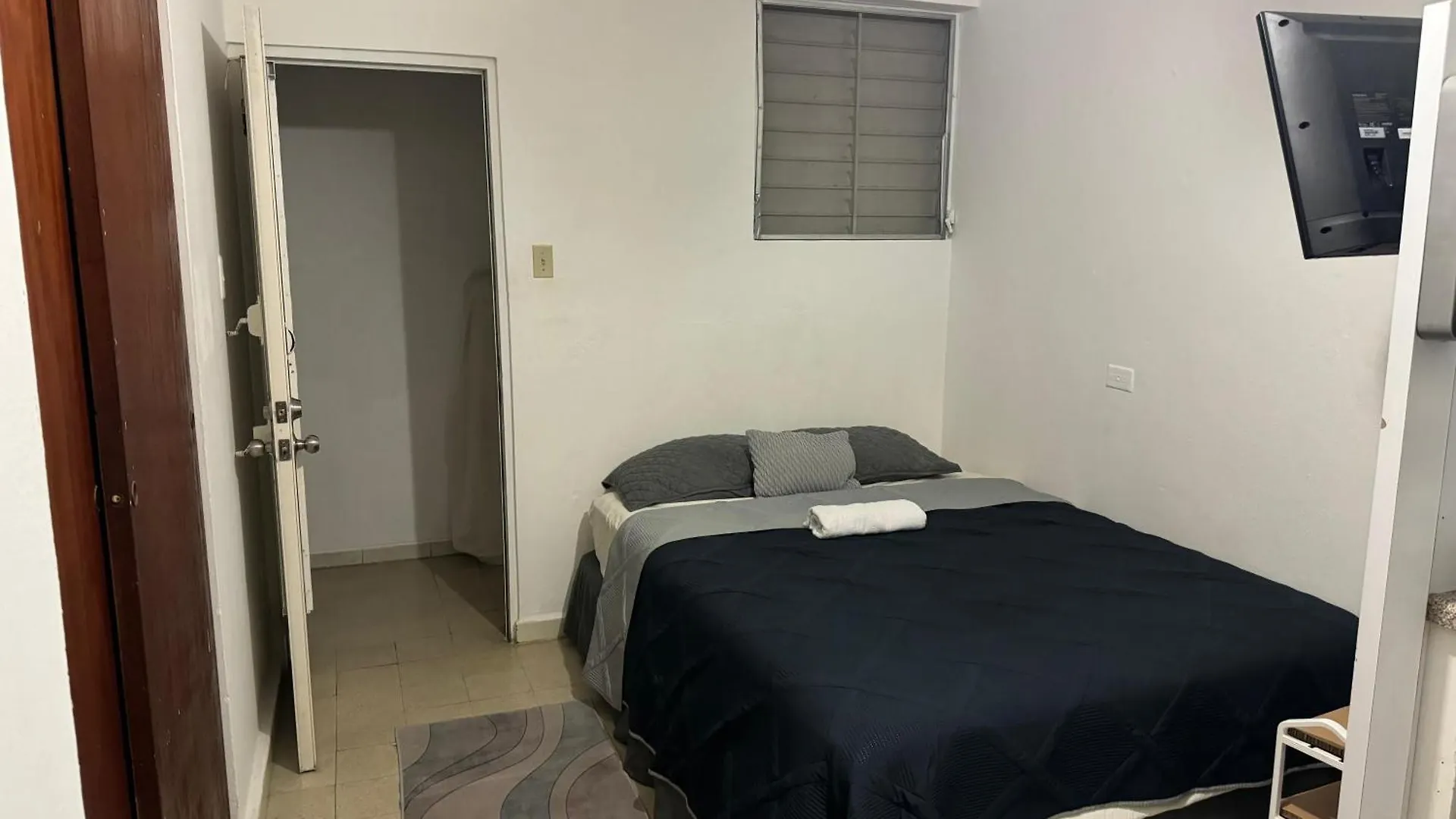 Economical Near Beach With Full Bed 4Th Floor contacts